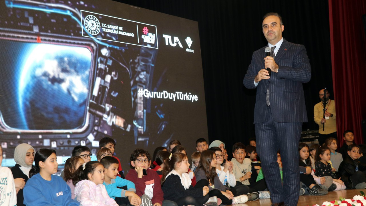 Bakan Kacır: Yeni başarı hikayeleri yazmak istiyoruz