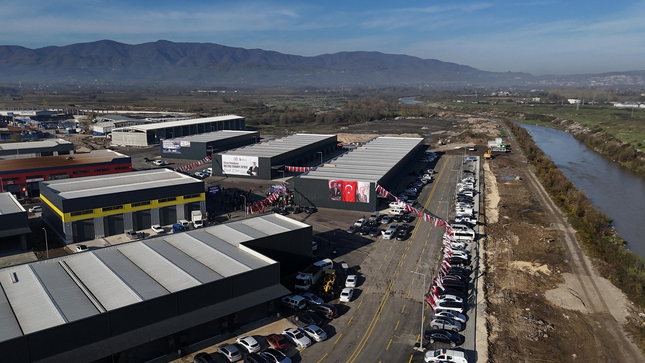 Düzce Modern Sanayi Sitesi'nde 112 işyeri sahiplerine teslim edildi.