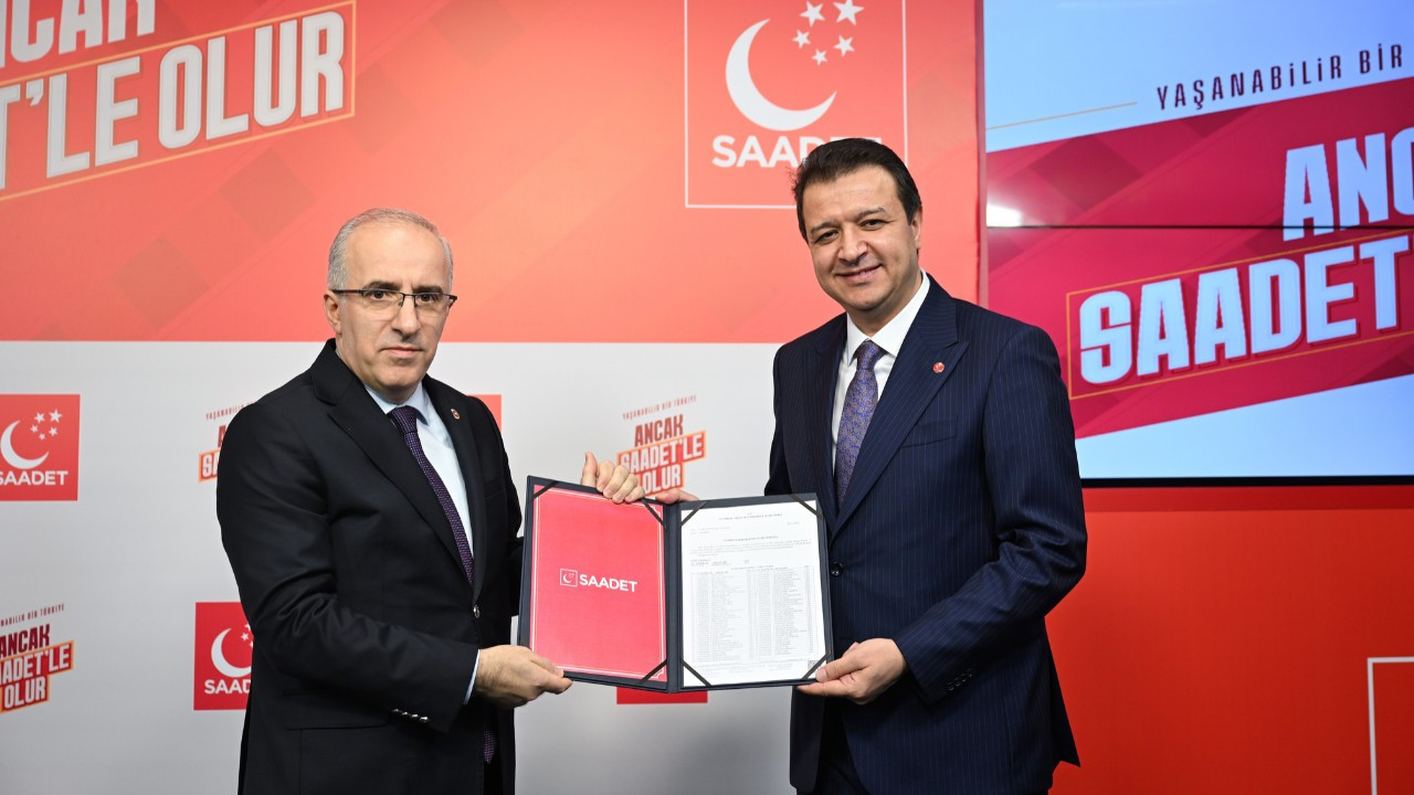 Saadet Partisi’nde yeni dönem: Mahmut Arıkan mazbatasını aldı