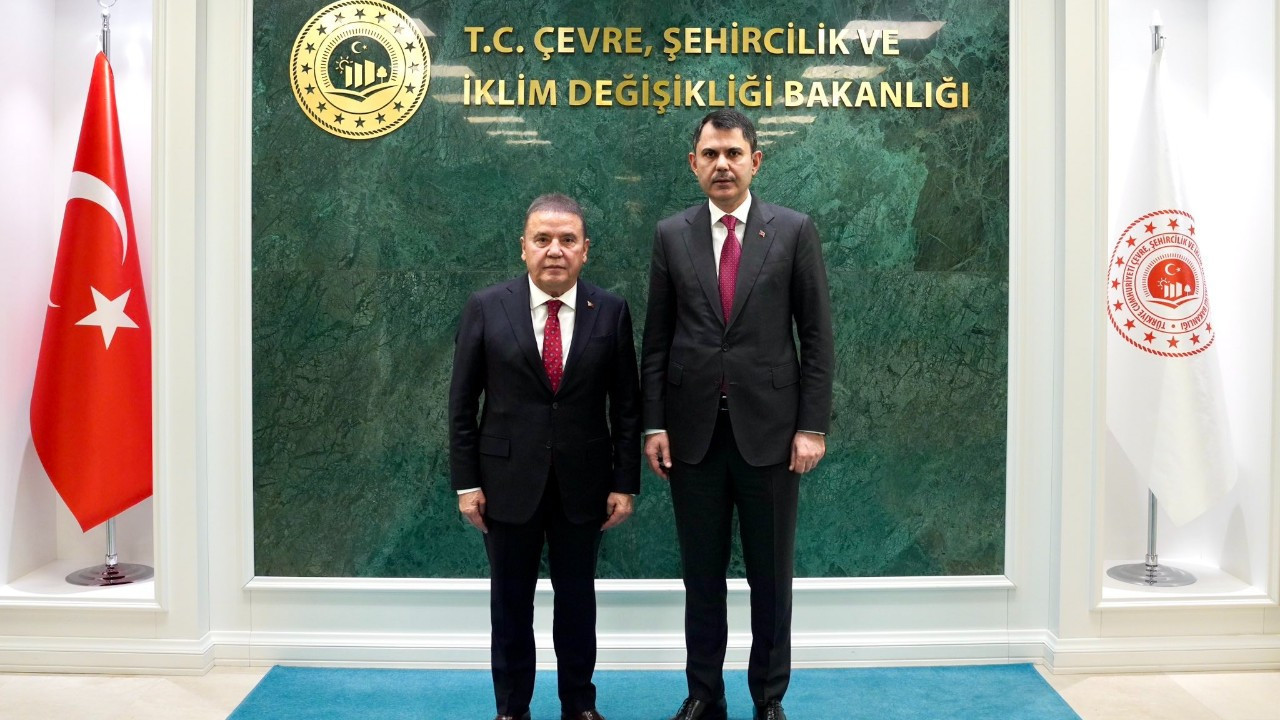 Bakan Kurum, Muhittin Böcek ile görüştü! "Yerel yönetimlerle iş birliği yapmayı sürdüreceğiz"