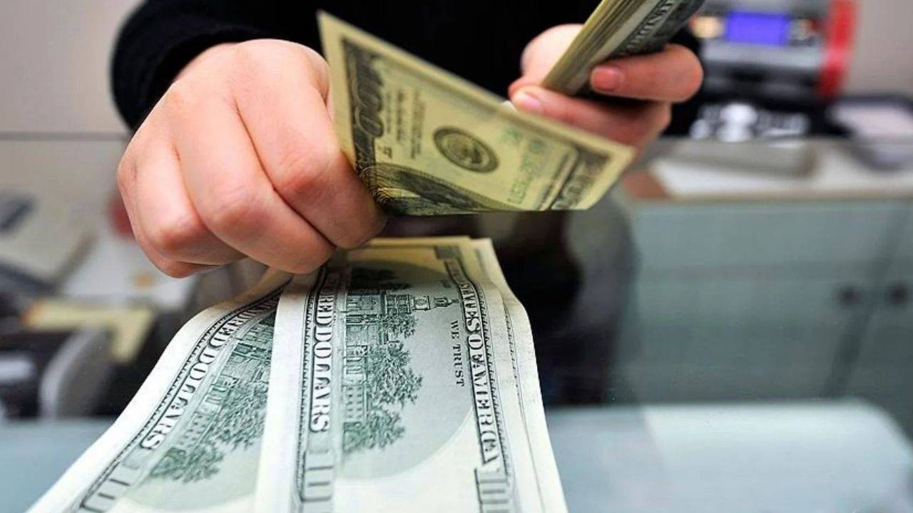 Piyasada sahte 50 ve 100 dolar paniği: Kapalıçarşı'da broşürlerle uyarı