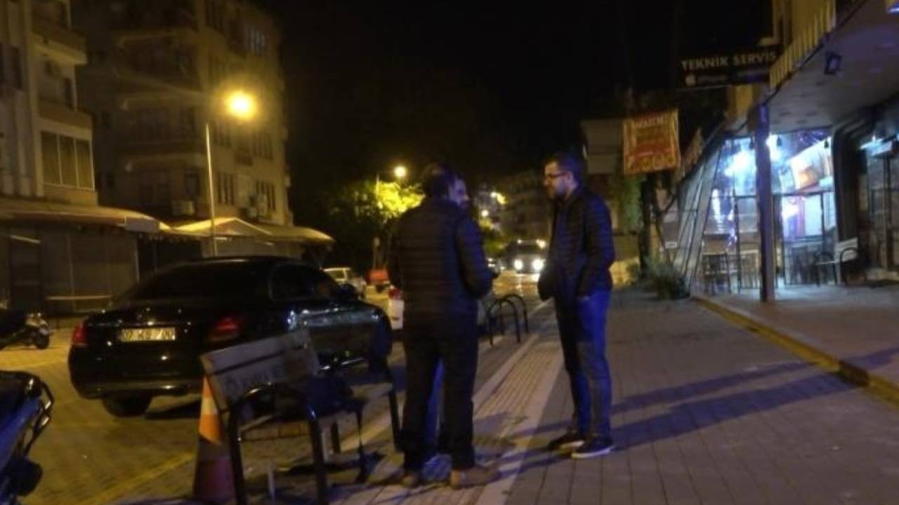Depreme otomobilinde yakalandı, kendini dışarı attı: 'Arabayı biri sallıyor sandım'