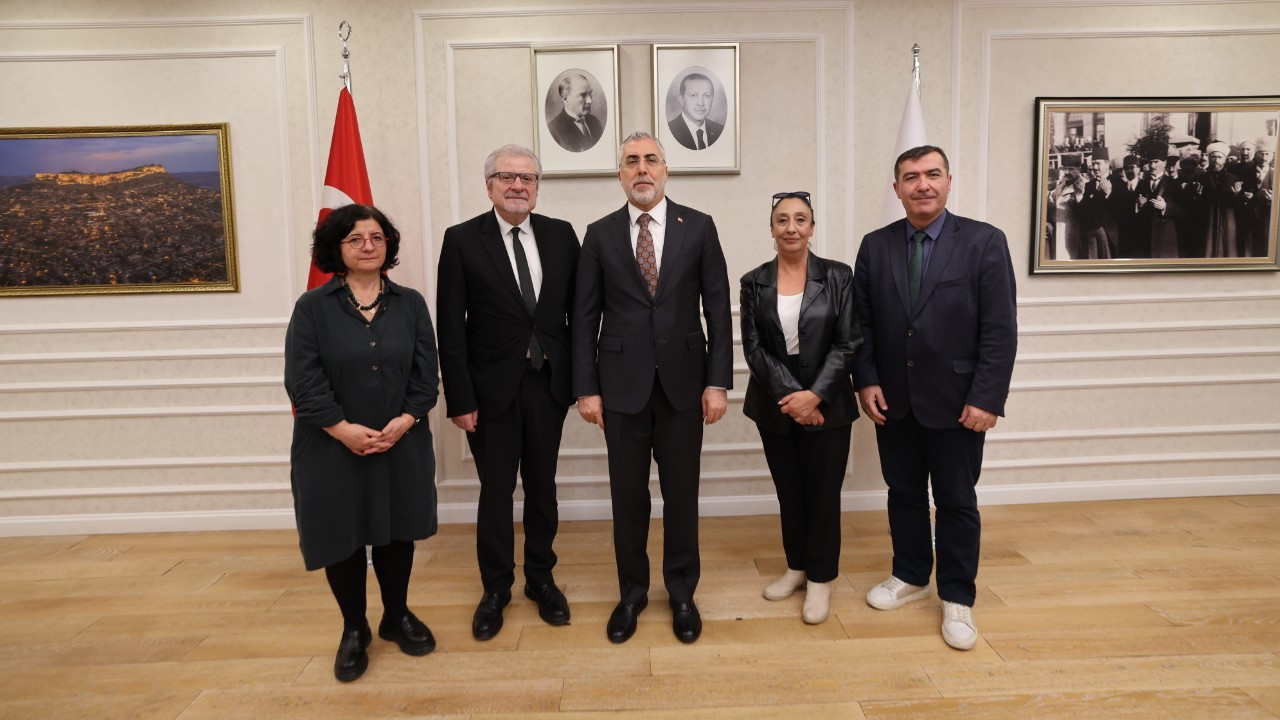 Bakan Işıkhan EKONOMİ’ye konuştu! Asgaride kriter net: Enflasyona ezdirmemek