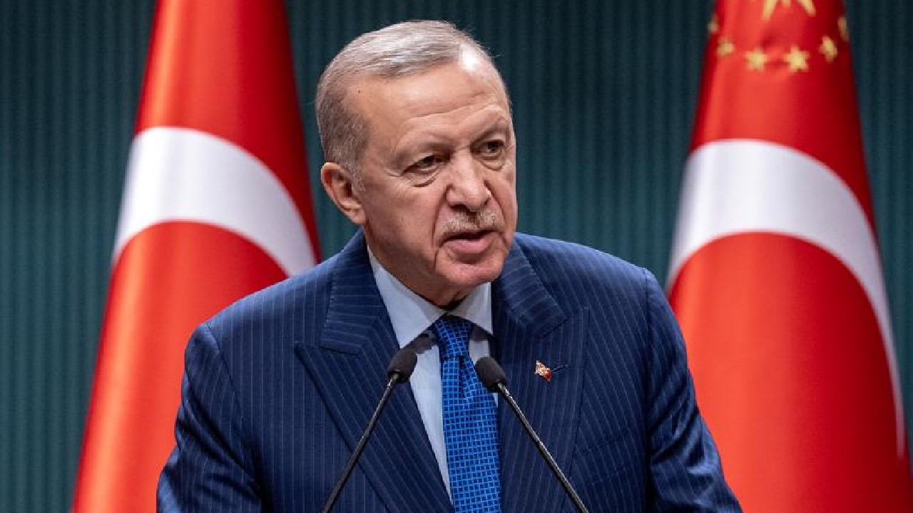 Erdoğan'dan asgari ücret açıklaması: Hem beklentiler gözetilsin, hem de ekonomiye ağır yük getirmesin