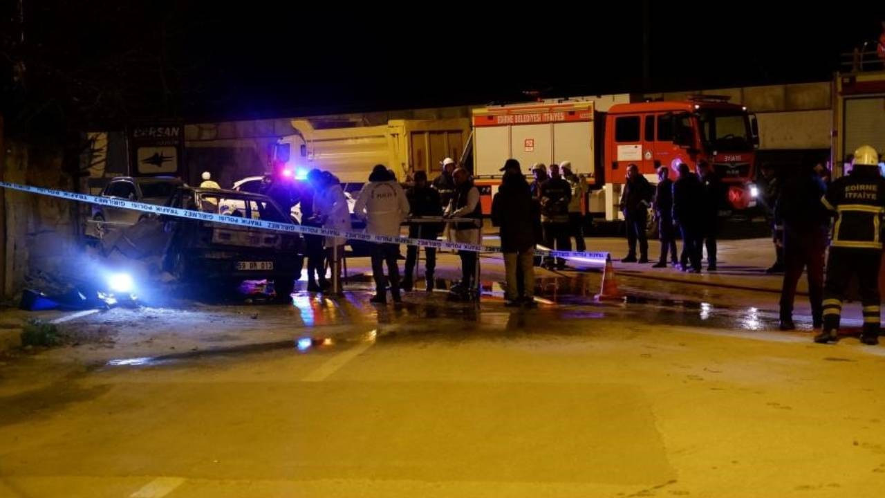 Edirne'de yanan otomobildeki 4 genç öldü: Gençlerden birinin telefonu 112'ye 'SOS' araması yapmış