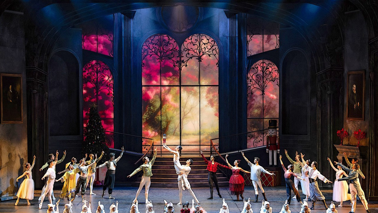 Bir yılbaşı klasiği “Fındıkkıran” balesi, AKM’de