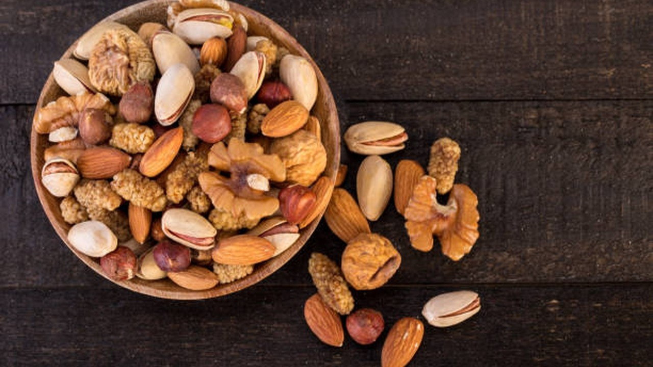 Kuruyemiş tezgahları yeni yıla hazır! Karışık kuruyemiş fiyatı cep yakıyor