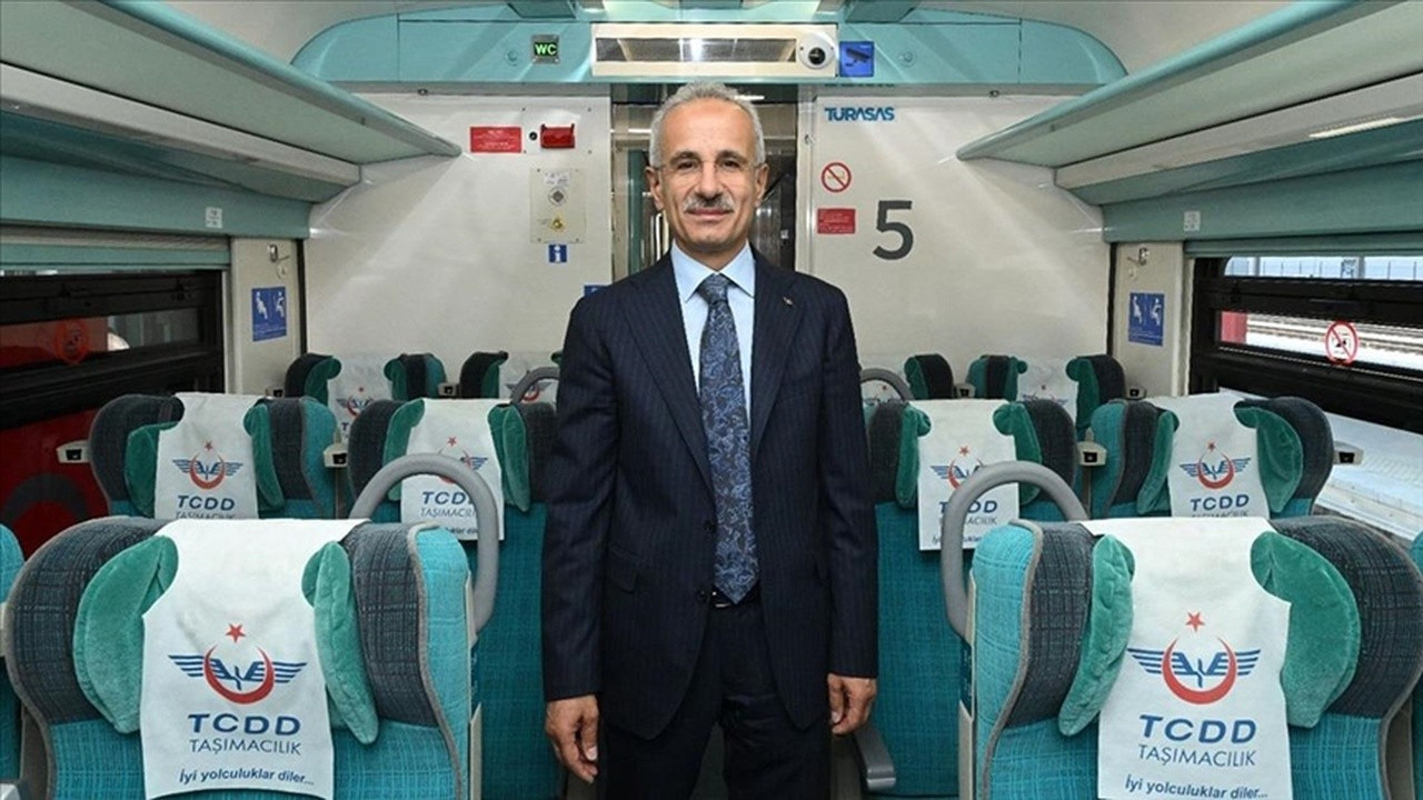 Uraloğlu: İndirimli seyahat ve kargo hizmetlerinden 2024'te 1 milyondan fazla emekli yararlandı