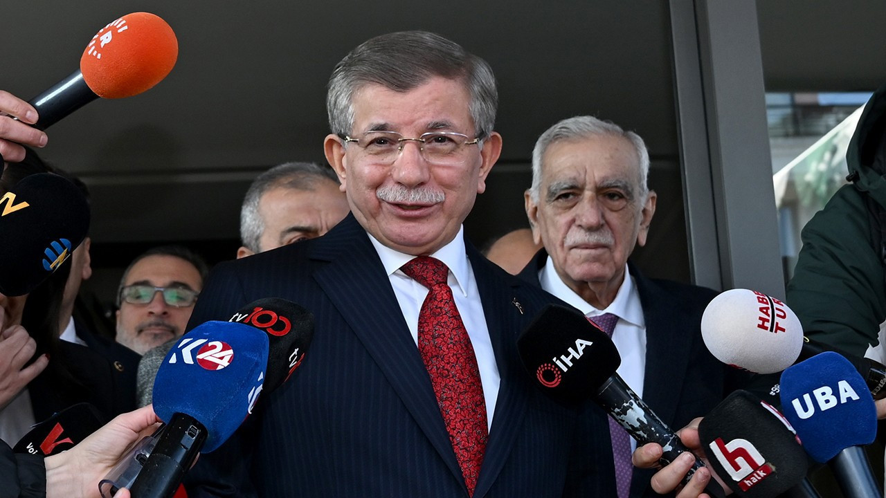 Davutoğlu'ndan Ahmet Türk'e: Bilseydim Sare Hanım'ın özel ilacını hazırlatırdım