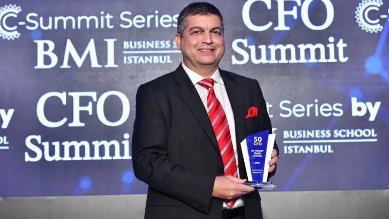 Otokoç'ta görev değişimi! Önder Kutman, Vehbi Koç'un sözleriyle veda etti