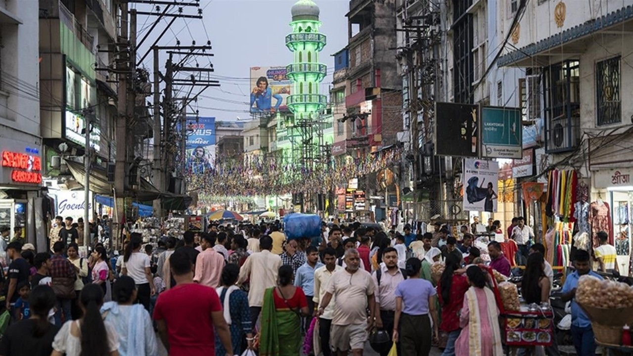 NSO, Hindistan'ın büyüme tahminini aşağı çekti
