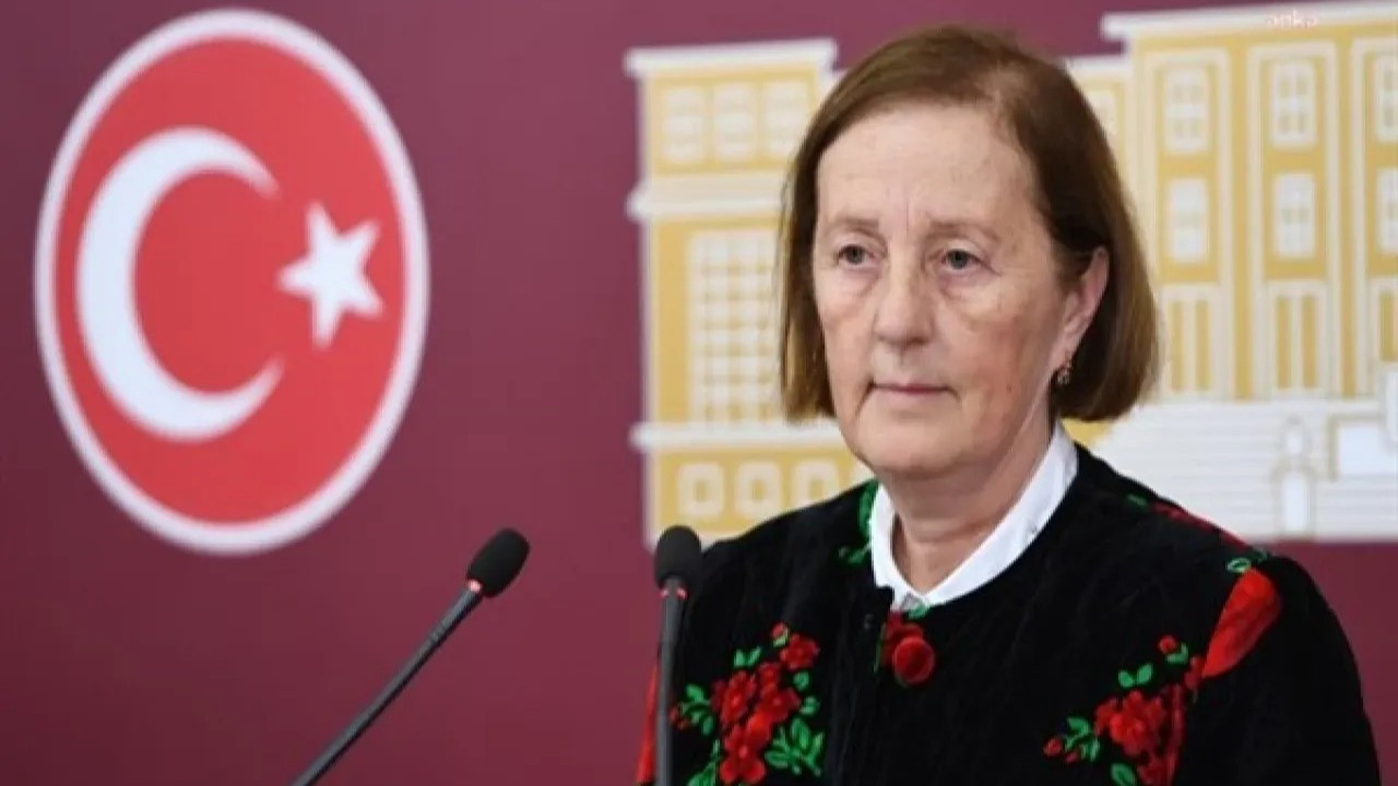 Manisa Milletvekili Aliye Kavaf, DEVA Partisi'nden istifa etti