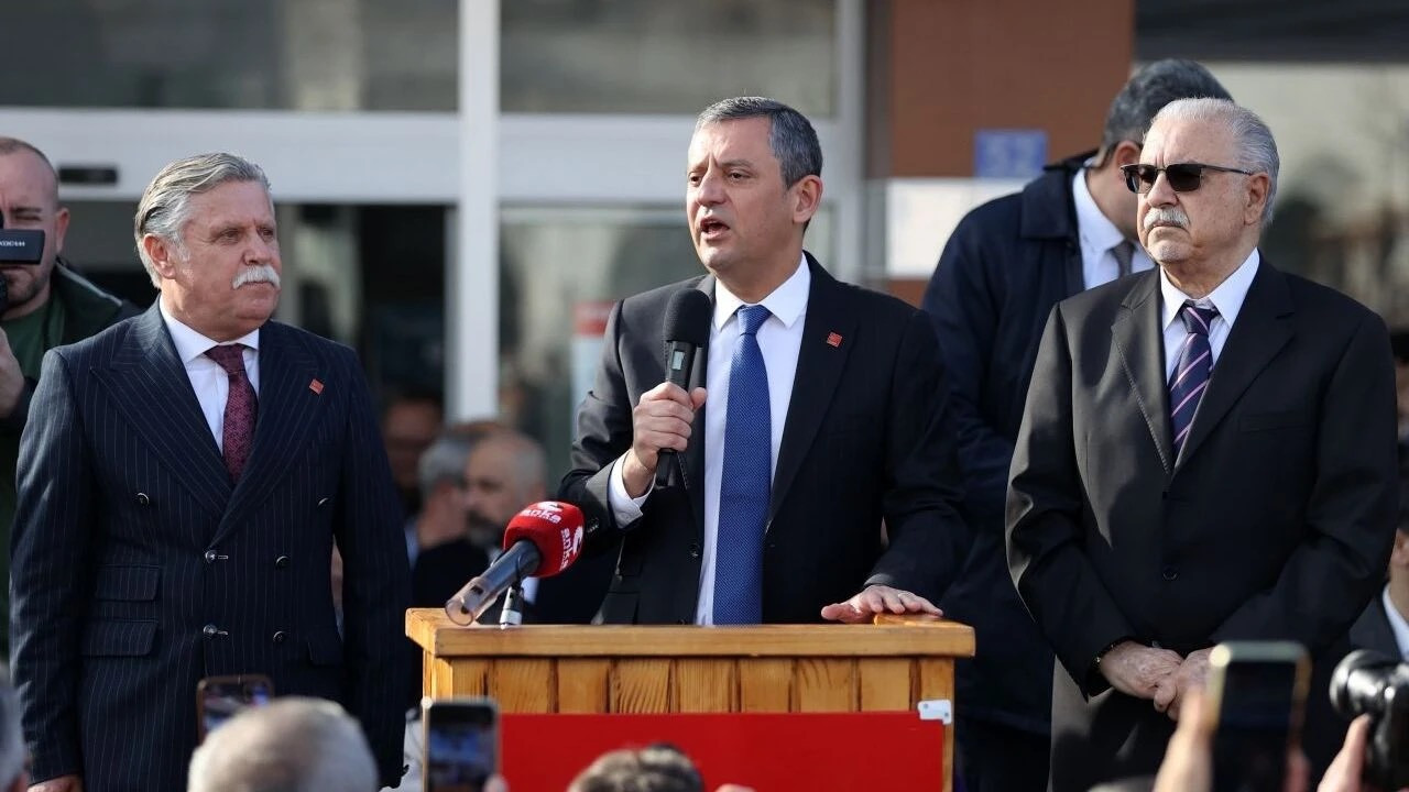 Özgür Özel: Biz diyoruz ki emekli için geçim haktır, bir asgari ücret şarttır