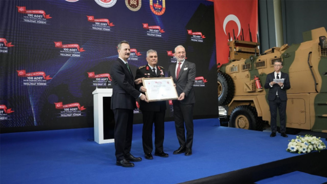 BMC, ilk seri üretim yerli ve millî motorlu taktik tekerlekli zırhlı araçları TSK'ya teslim etti