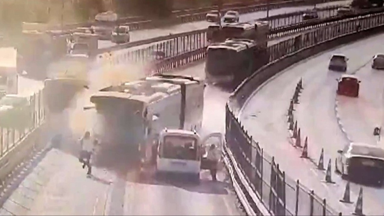 Küçükçekmece'deki metrobüs kazası davasında ara karar: 4 kişi tahliye edildi