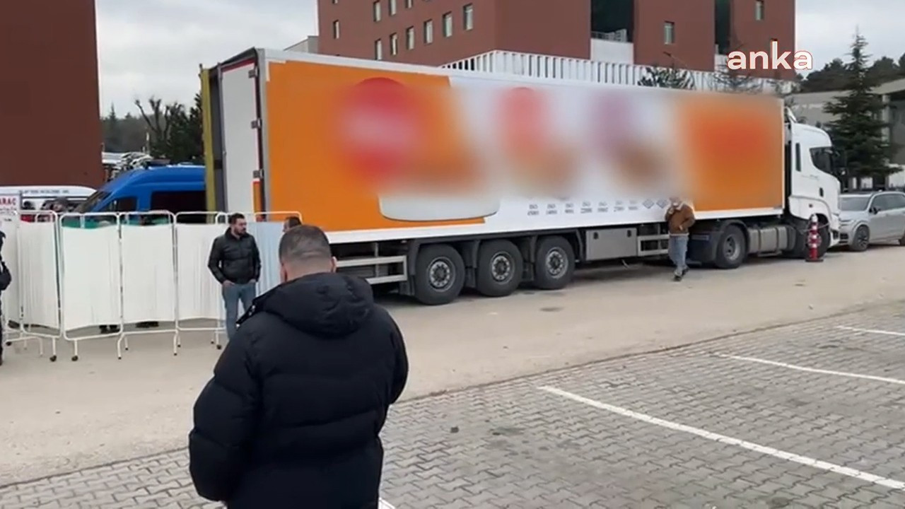 Bolu'da hastane morgu doldu, cenazeler soğuk hava depolu tıra konuldu