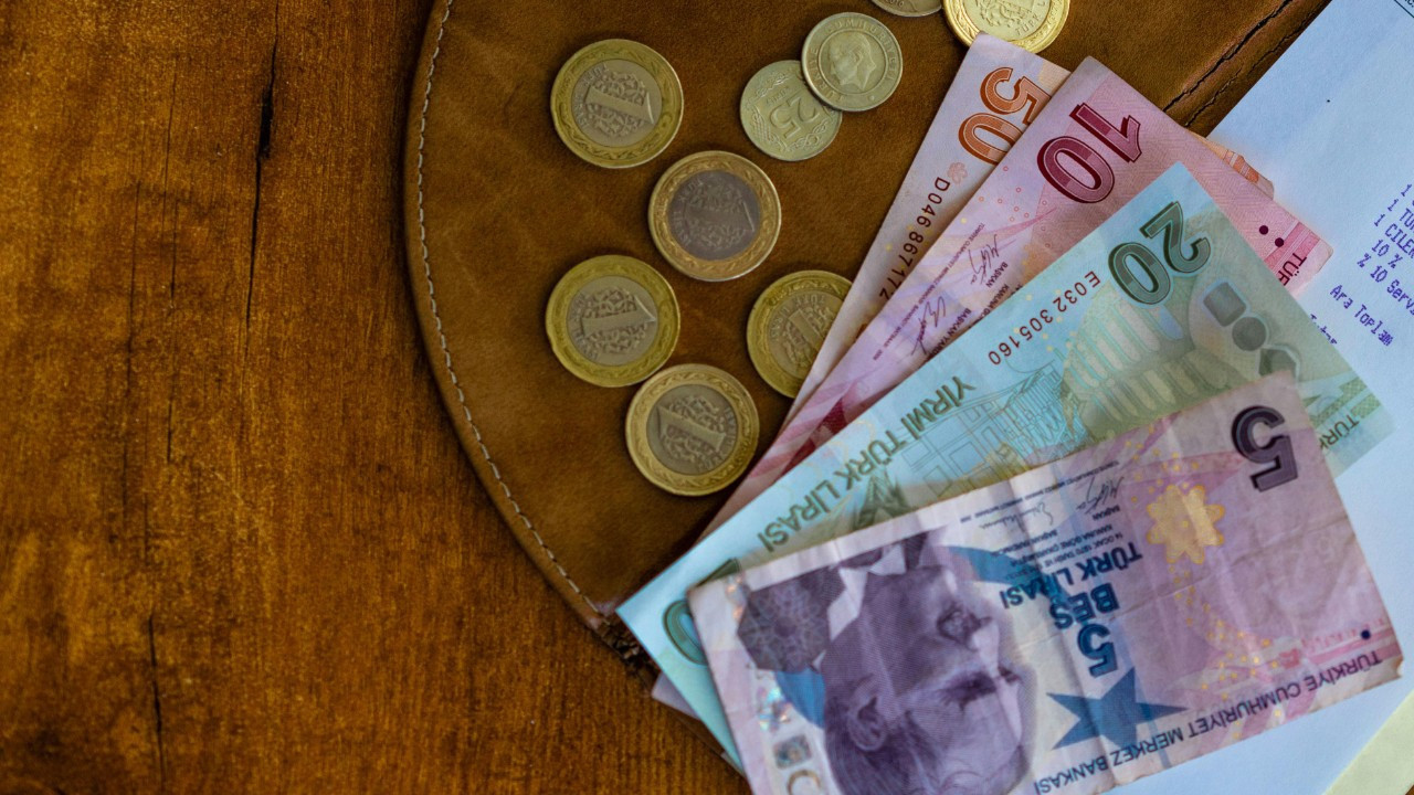 Emekli, memur ve asgari ücretlinin zamları buhar oldu!