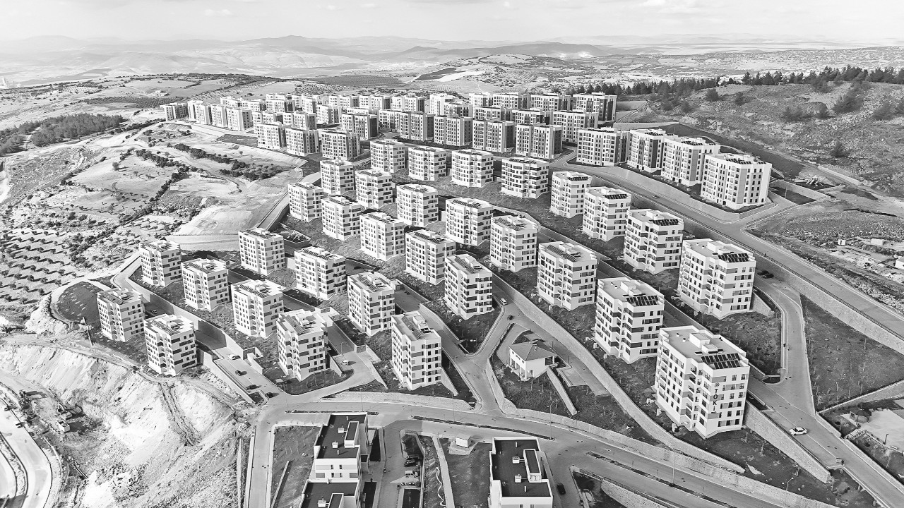 Deprem konutlarının yüzde 45’i teslim edilebildi