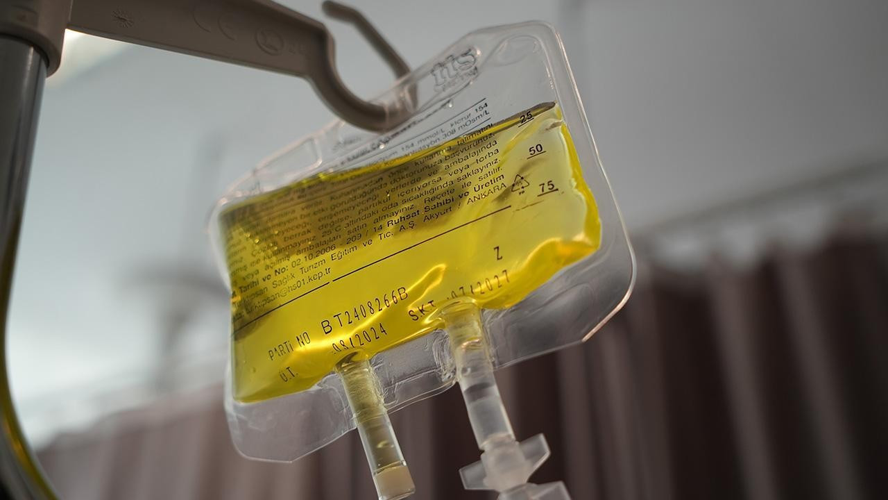 Evde 'sarı serum' kullanan kişi kaldırıldığı hastanede hayatını kaybetti