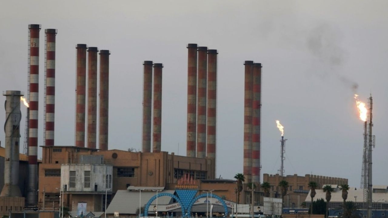İran'ın ihracatı rekor kırarken, petrol gelirleri düştü