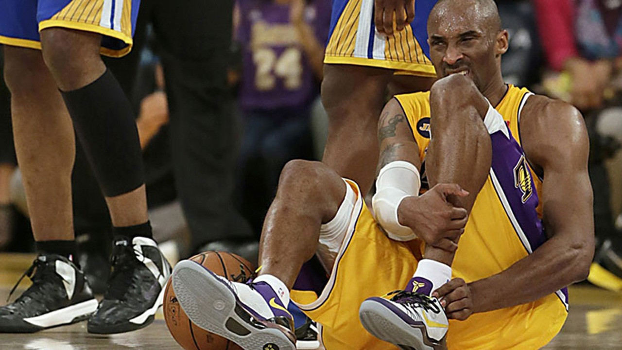 Kobe Bryant'ın ayakkabıları açık artırmada 660 bin dolara satıldı