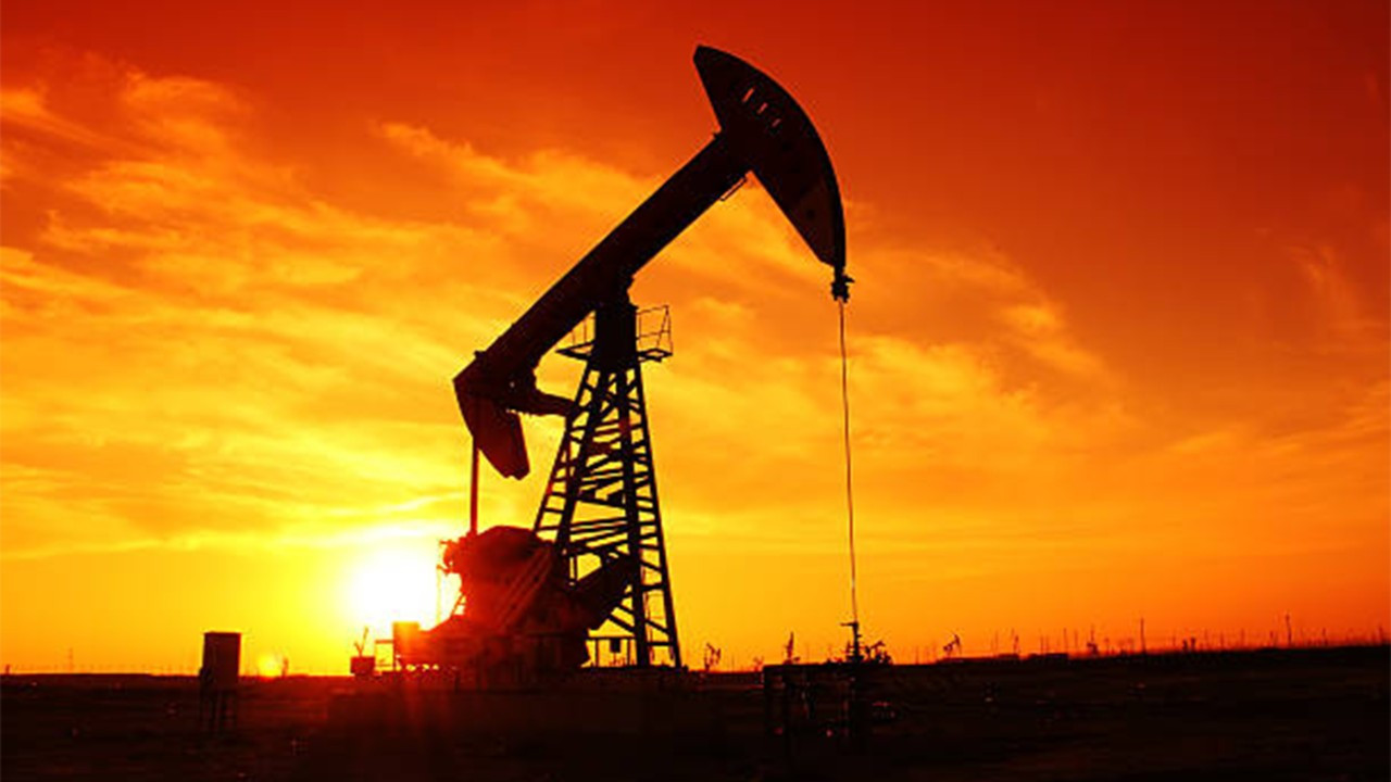 IEA, 2025 küresel petrol talebi artış tahminini hafif yükseltti