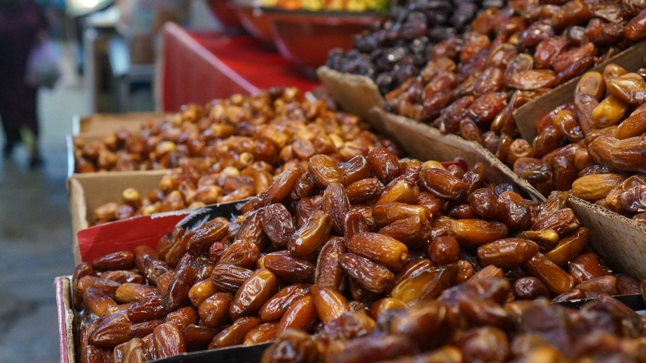 Ramazan'a günler kala ‘hurma’ fiyatları cep yakıyor! Tanesi 20 liraya çıktı