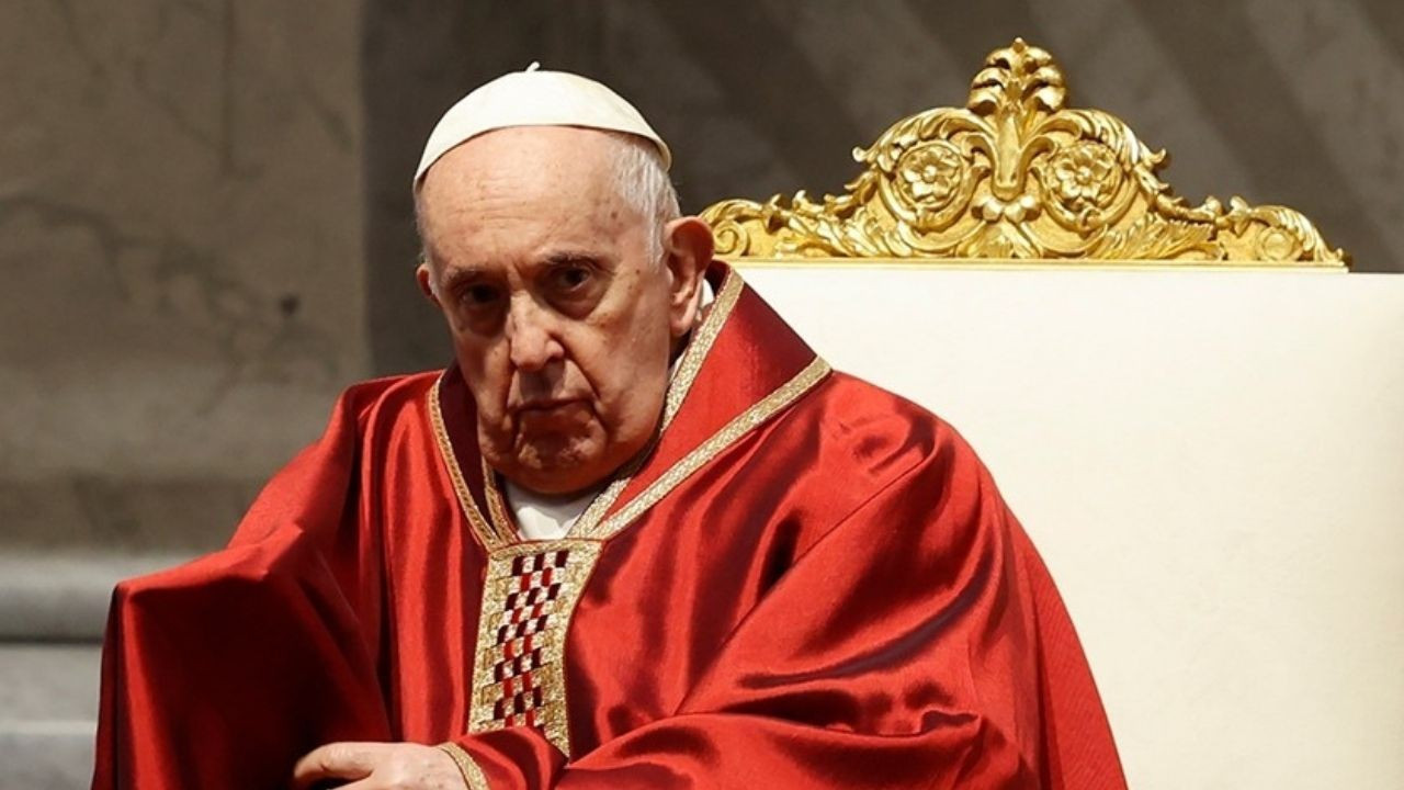 Papa, hastaneden gönderdiği mektupla "silahsızlanma" çağrısı yaptı