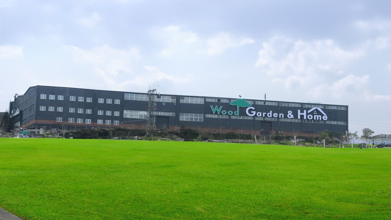 Ankara Hasanoğlan'da kurduğu tesisle 15 bin dolarlık ithal mobilyaya kafa tutuyor