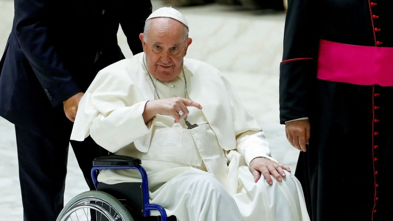 Papa Francis 88 yaşında hayatını kaybetti
