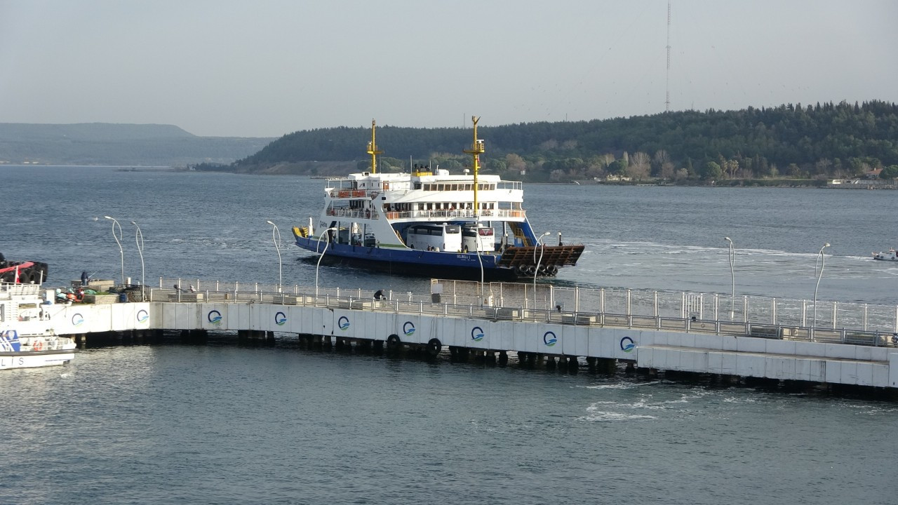 Bozcaada ve Gökçeada hatlarında bazı feribot seferleri iptal edildi
