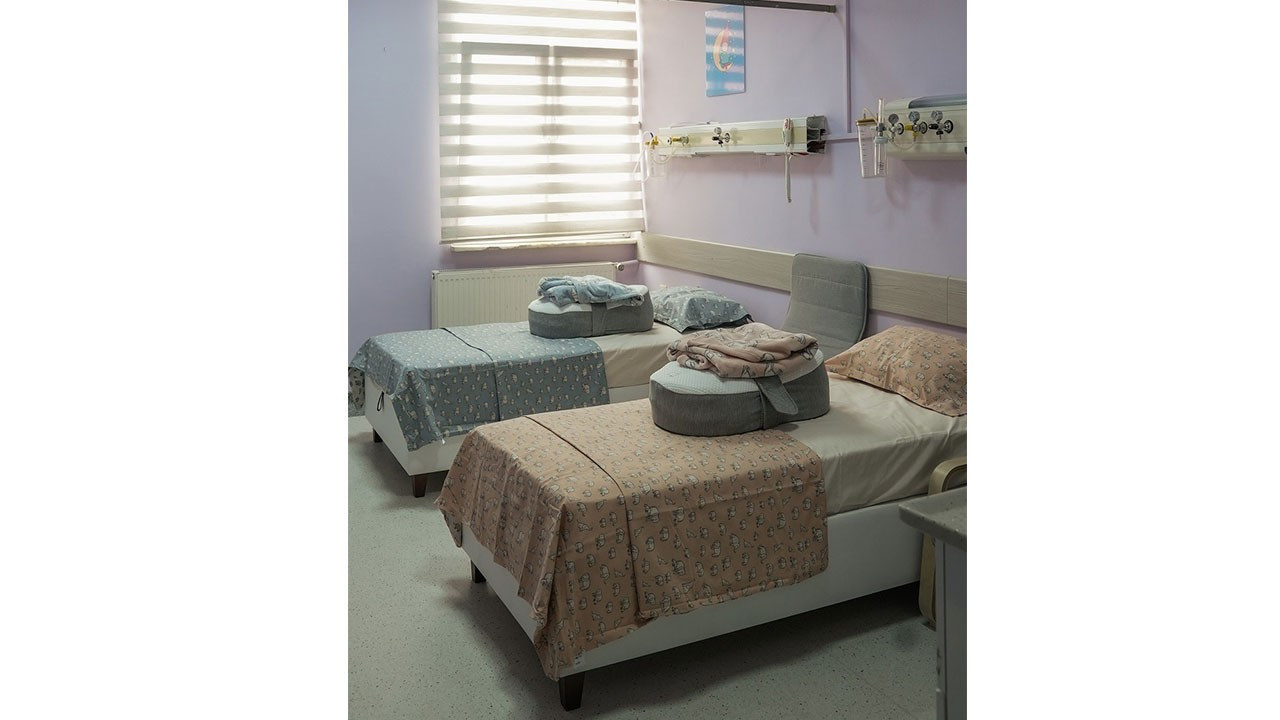 YataşBedding, yenilediği anne-bebek uyum odası ile prematüre bebeklere desteğini sürdürüyor