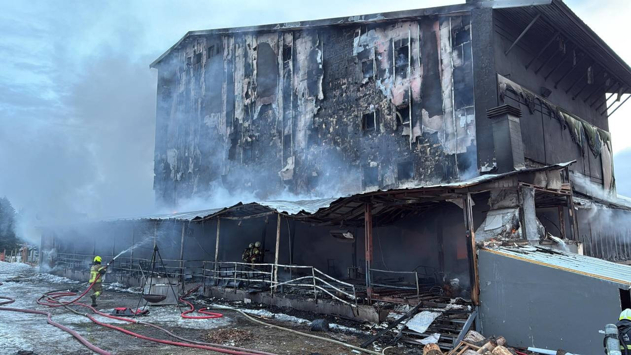 Uludağ'da çıkan yangında üç kişinin hayatını kaybettiği otelin müdürü gözaltında