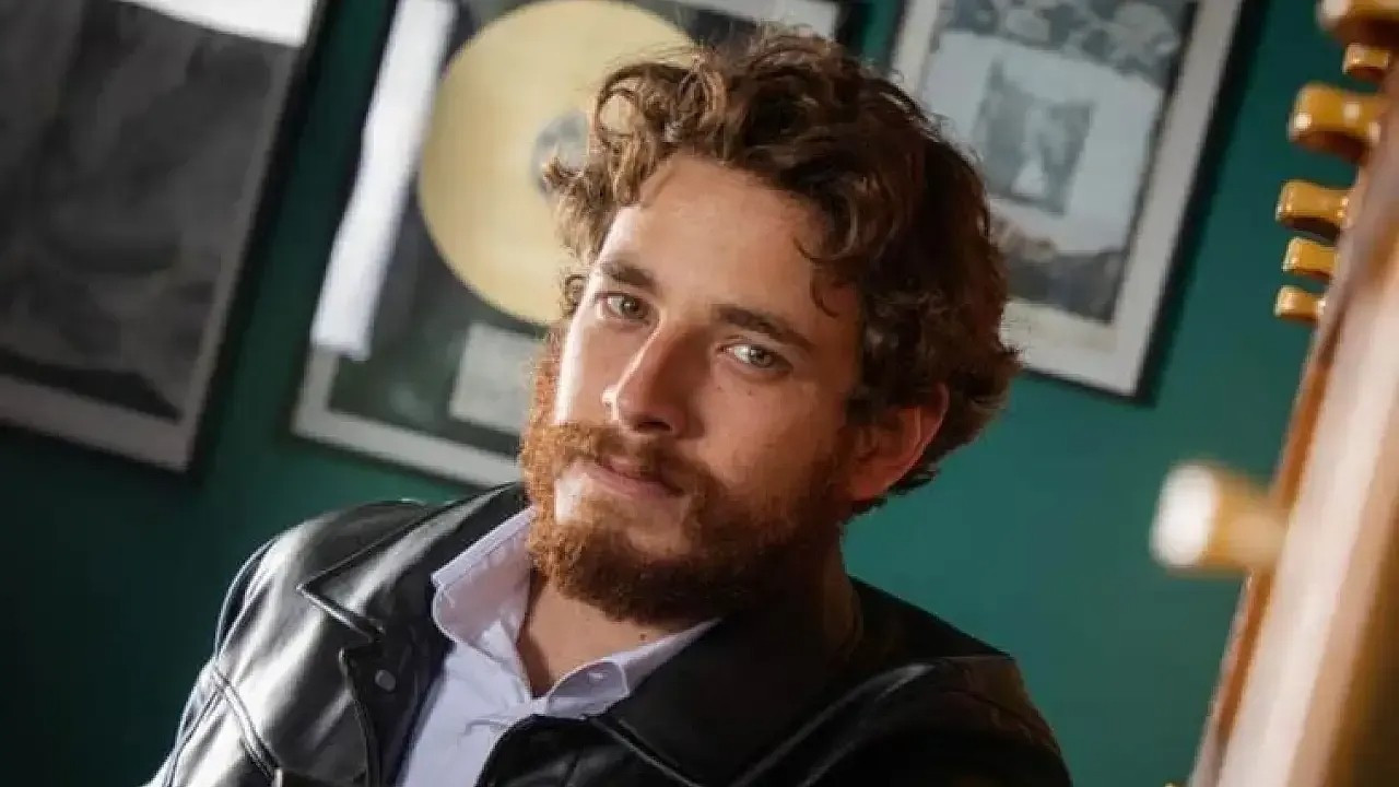 Oyuncu Cem Yiğit Üzümoğlu’nun da yargılandığı "boykot" davası ertelendi