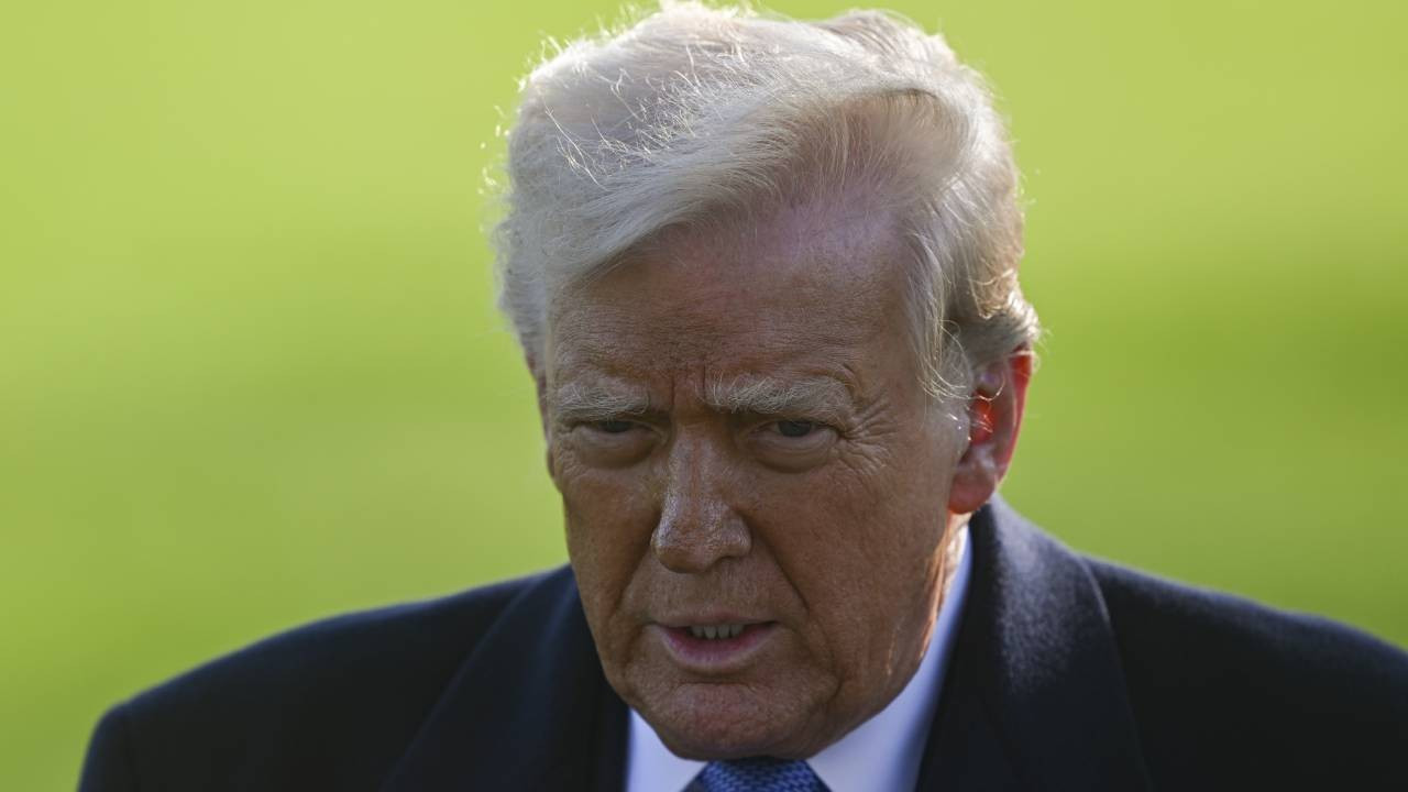 Trump, 'Amerika'nın duşlarını yeniden harika yapmak' için su kısıtlamalarını kaldırdı