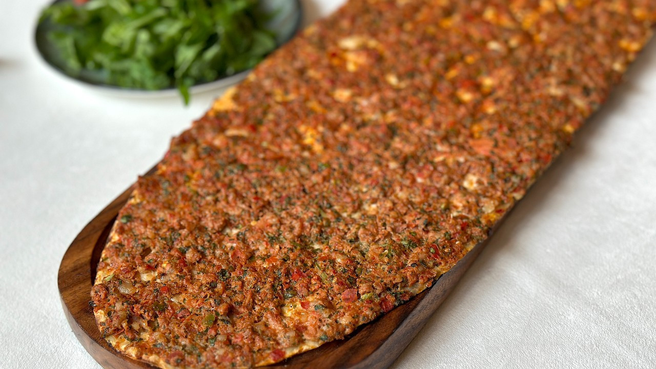 Küçükyalı’da denize karşı lahmacun ve kebap deneyimi