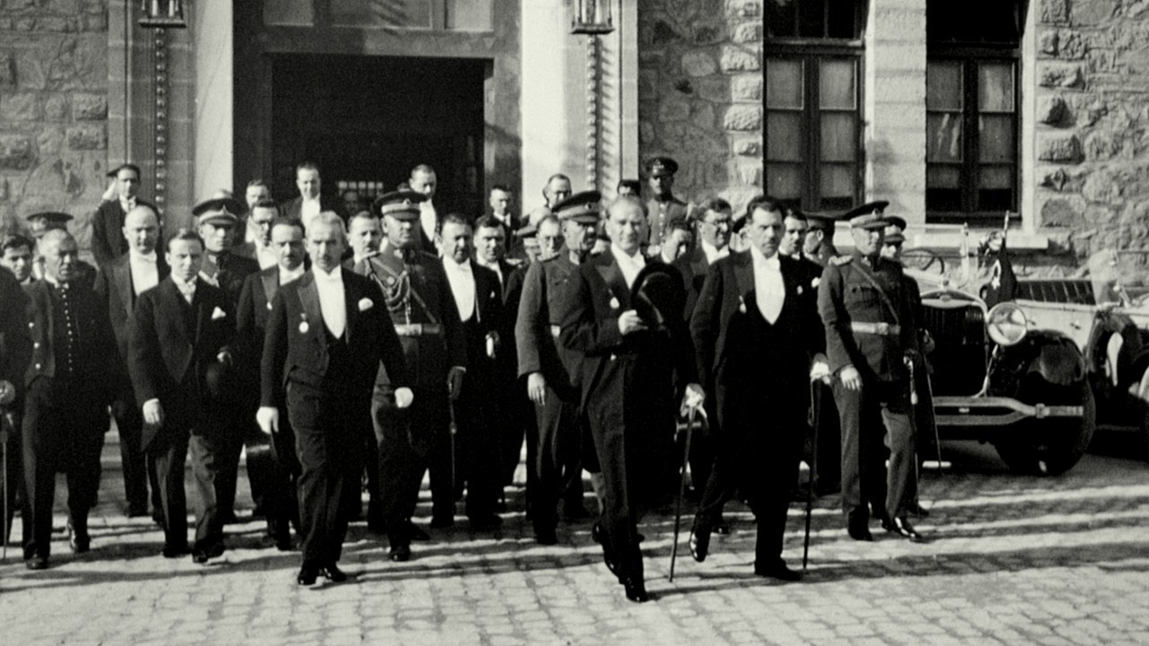 'Özgürlüğün de, eşitliğin de, adaletin de dayanağı ulusal egemenliktir'