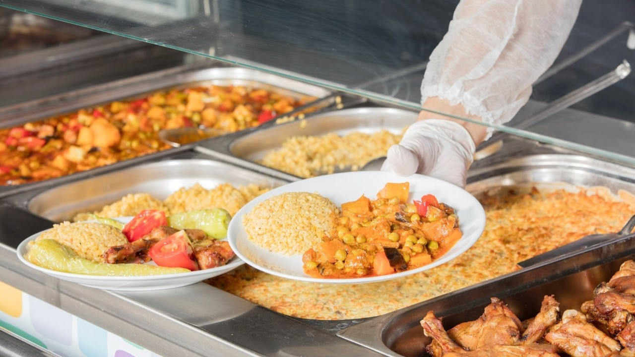 Pahalı yemek karta yansıdı