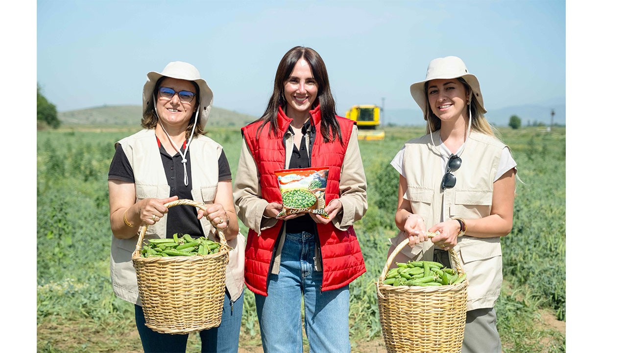Tarımın Kadın Yıldızları’nın emeğiyle SuperFresh “Ege’den Hasat Bezelye”