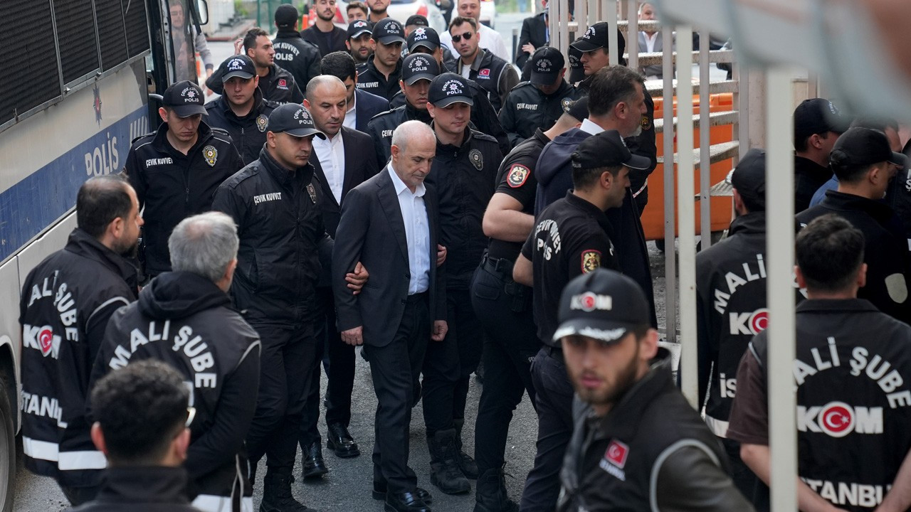 İBB'ye yönelik yolsuzluk soruşturması | Gözaltına alınan 38 kişi adliyede