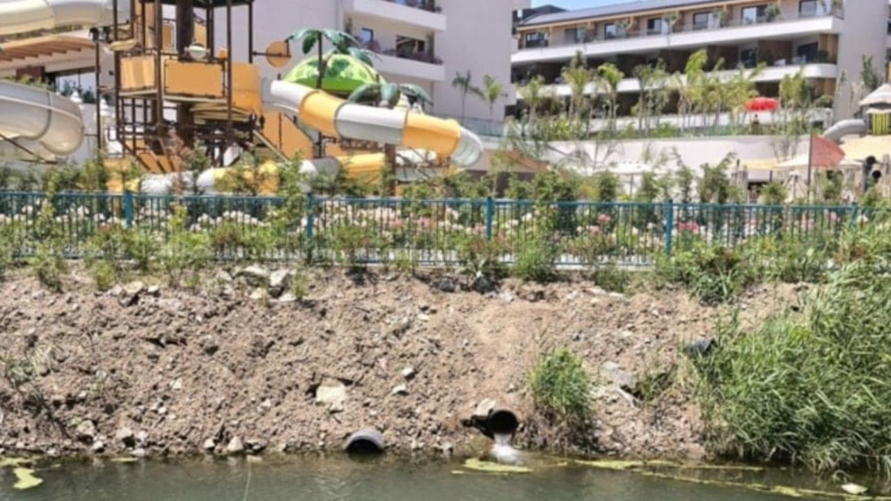 Karataş Plajı'nı kirleten otele 1,3 milyon lira ceza kesildi