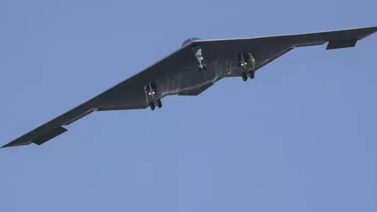 Trump, İran-İsrail ateşkesinde B-2 pilotlarının rolünü övdü