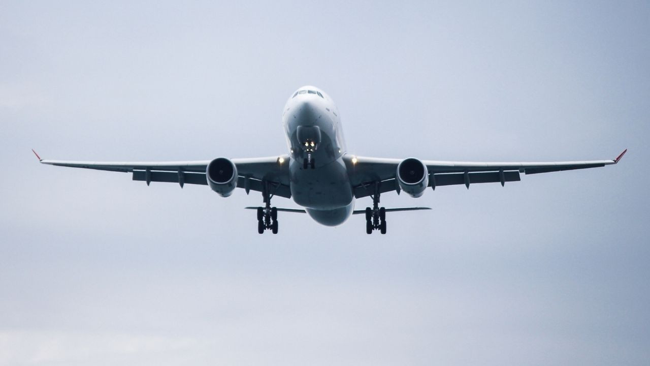 Bakan Uraloğlu’ndan hava sahası açıklaması: Uçuş güvenliği için tüm önlemler alınıyor