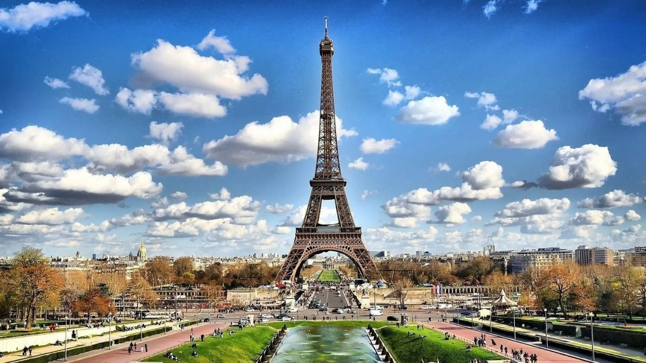 Fransa'da tüm açık kamusal alanlarda sigara içilmesi yasaklanıyor