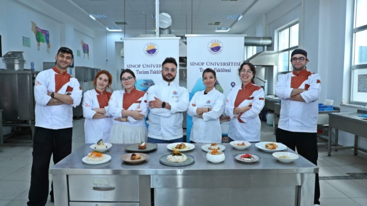 Sinop’a ait yöresel lezzetleri yorumladılar.