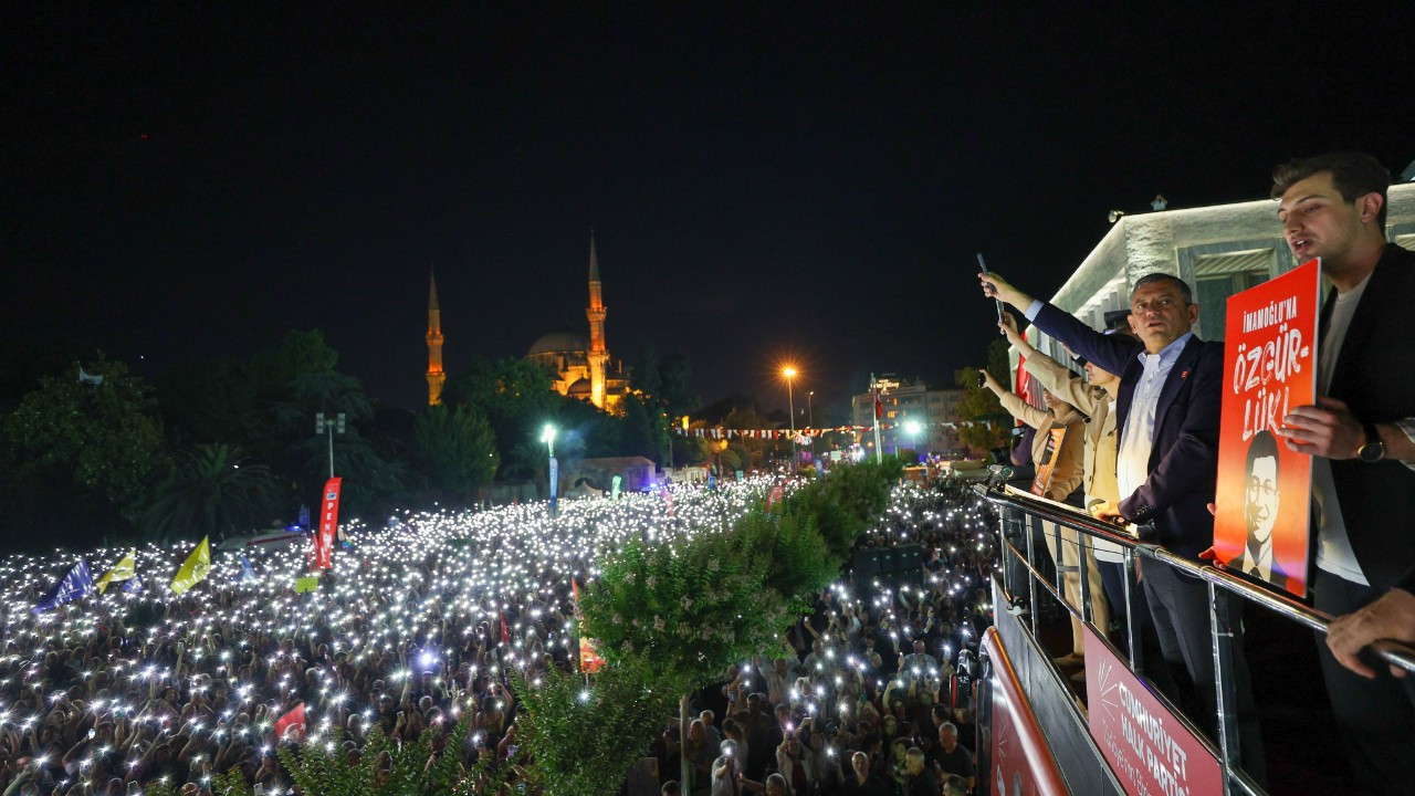 Reuters, CHP'nin Saraçhane mitingini canlı yayınladı