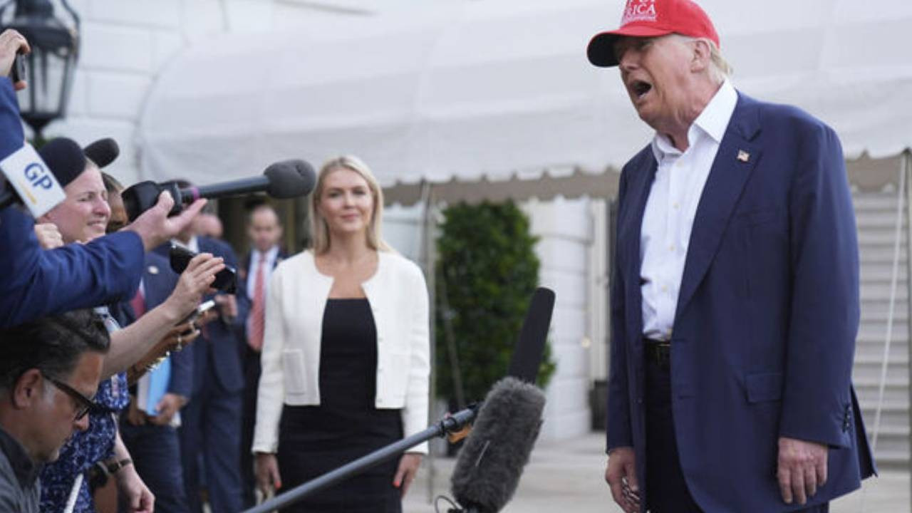 Trump yine Fed Başkanı'na yüklendi: Bir morona sahibiz! Üç puan faizin maliyeti 1 trilyon dolar