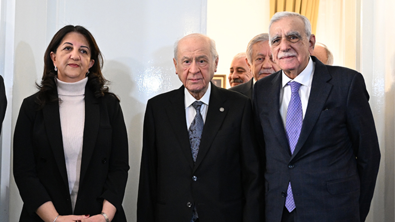 Terör örgütü PKK'nın silah bırakmasının ardından Devlet Bahçeli, Pervin Buldan ve Ahmet Türk'ü arayıp teşekkür etti