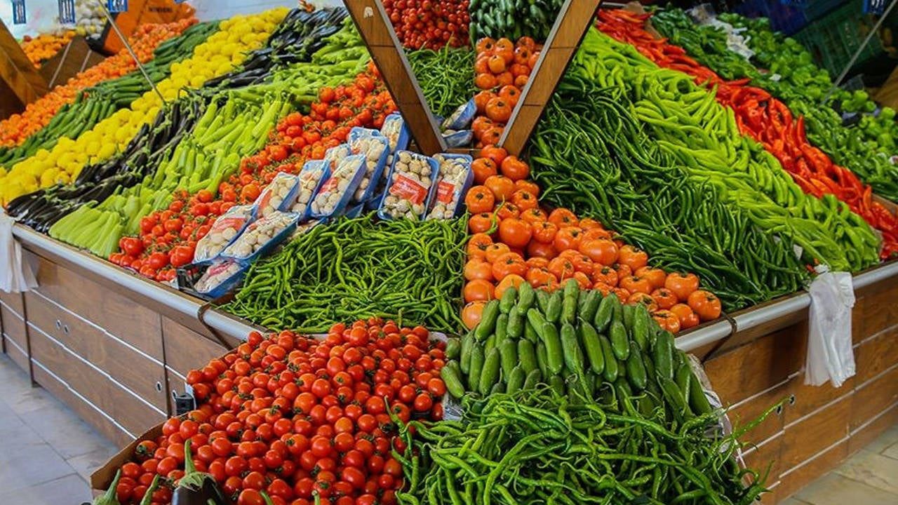 Tarladan tabağa zam dalgası: Karpuz, soğan ve kabağın fiyatı ciddi ölçüde arttı