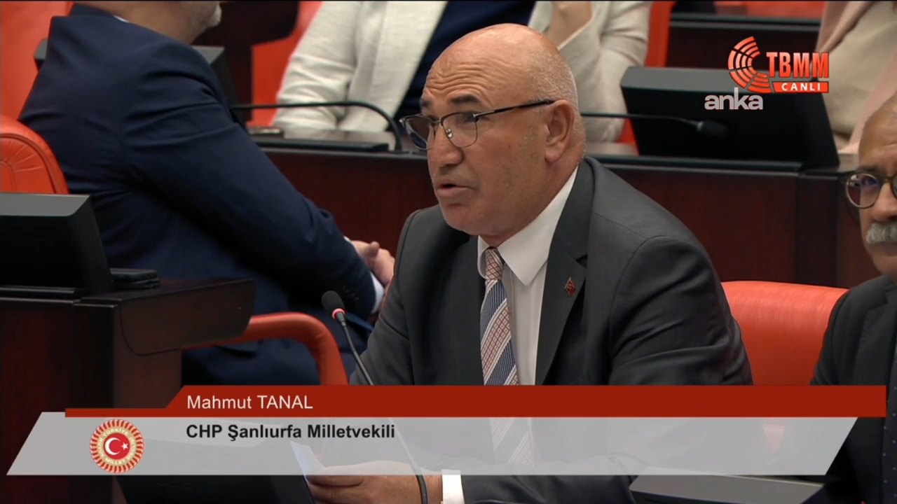 Mahmut Tanal'dan TBMM'de 1 dakikalık eylem